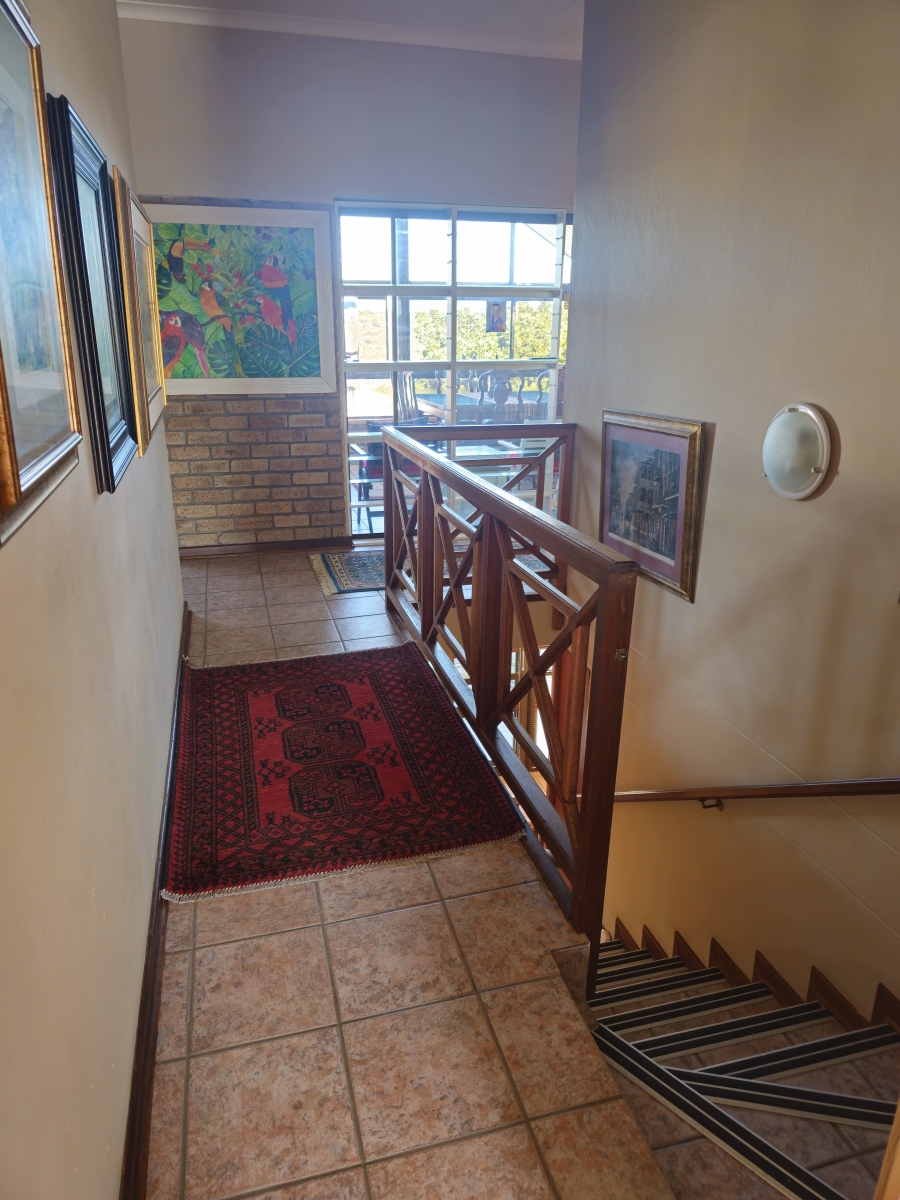 5 Bedroom Property for Sale in Stilbaai Wes Western Cape
